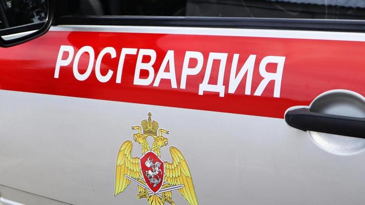 В Пятигорске росгвардейцы задержали мужчину, проникшего в охраняемую квартиру
