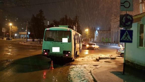 Пассажирка вывихнула плечо во время торможения автобуса в Ставрополе