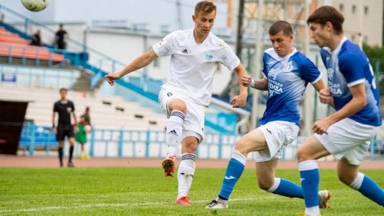 Ставропольские футбольные клубы сезон завершили краевым дерби