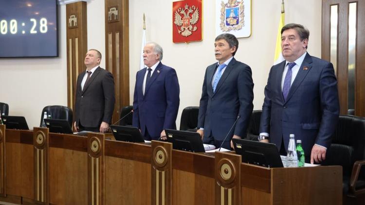 Ставропольские депутаты почтили память погибших участников спецоперации