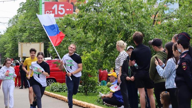 В Ставрополе сотрудники Росгвардии вместе с детьми приняли участие в «Зелёном марафоне»