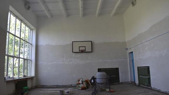 В селе Куршава на Ставрополье к августу обновят школьный спортзал