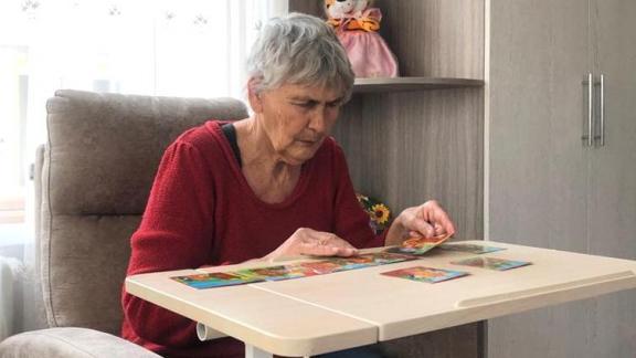 Картинки со смыслом помогают сохранить невинномысским пенсионерам ментальное здоровье