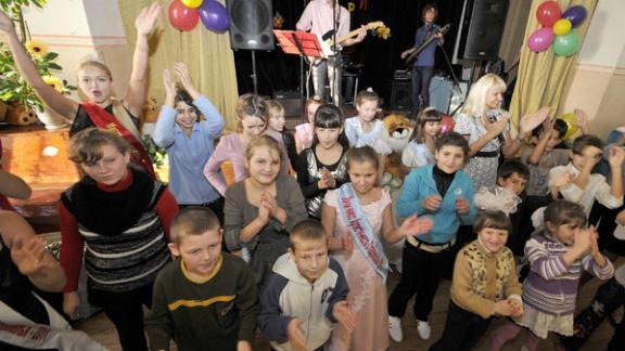 Финалистки конкурса «Миссис Ставропольский край-2011» посетили школу-интернат № 21 в селе Подлужном
