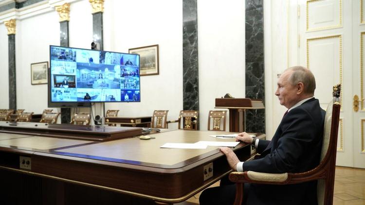 Владимир Путин встретился с представителями общественности Крыма