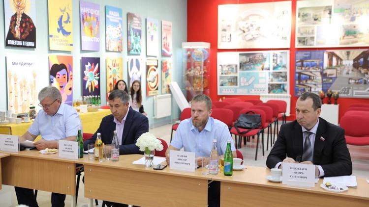 Депутаты Ставрополья обсудили формы поддержки образовательных организаций культуры
