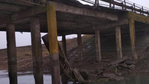 Автомобильный мост обрушился на Ставрополье