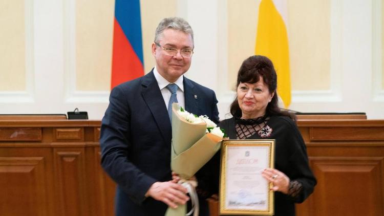 Губернатор Ставрополья наградил заслуженных деятелей культуры