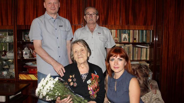 В Невинномысске 100-летний юбилей отметила ветеран Великой Отечественной войны и органов внутренних дел
