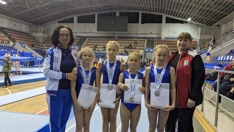 Ставропольские акробаты привезли медали из Краснодара