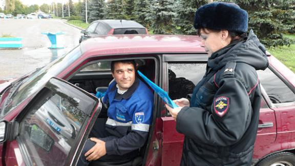 В Невинномысске и Андроповском районе полицейские рассказали об электронных госуслугах