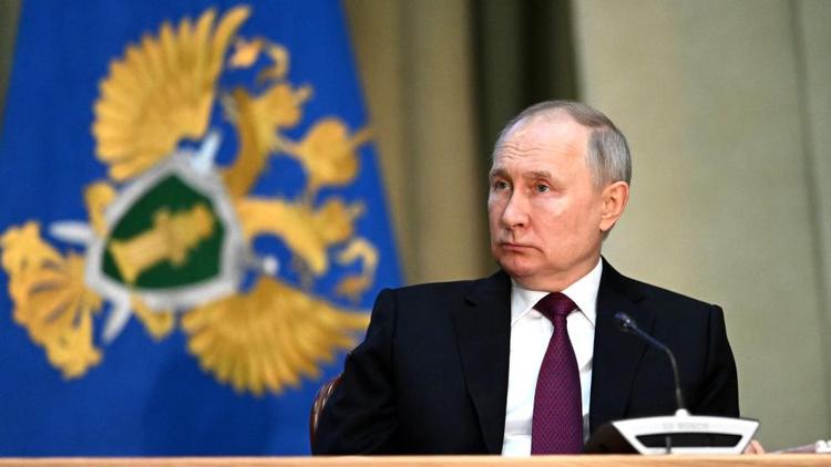 Владимир Путин: На особом контроле прокуратуры — вопросы обеспечения трудовых и социальных прав граждан