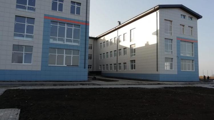 Строительство 8 новых школ по нацпроекту продолжается на Ставрополье