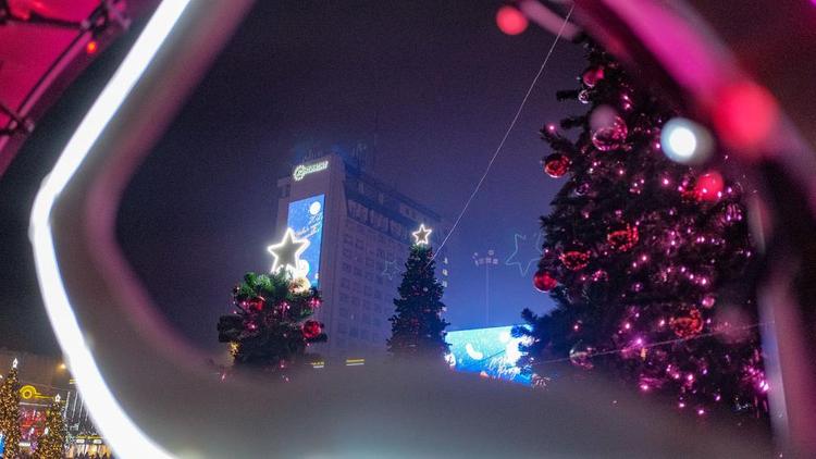 Более 10 тысяч метров светодиодных лент украшают Ставрополь к Новому году