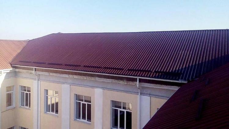 В Ставрополе восстановили пострадавшую от урагана крышу 11-й школы