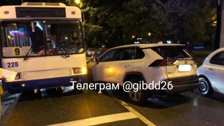 Автомобиль скорой помощи попал в ДТП в Ставрополе