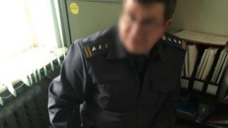 Инспектор на Ставрополье брал взятки за постановку тракторов на учёт