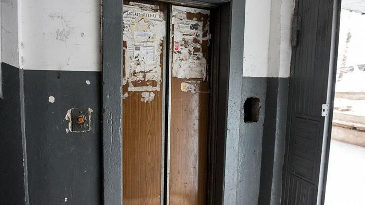 Три многоэтажки на Ставрополье заменят лифты в кредит