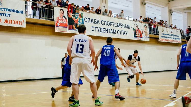 Лидер чемпионата Ставрополья по баскетболу выиграл михайловское дерби