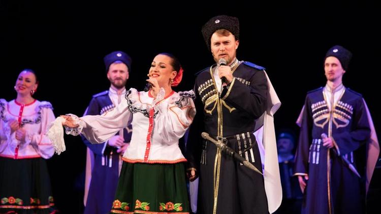 Благотворительный концерт ансамбля «Ставрополье» назвали «Ромашковое счастье»