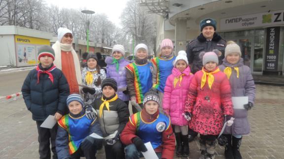 Школьники вместе с инспекторами ДПС проверили использование ремней безопасности водителями в Пятигорске