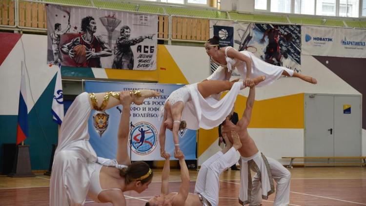 В Ставрополе десять команд боролись за Кубок органов безопасности СКФО и ЮФО по волейболу