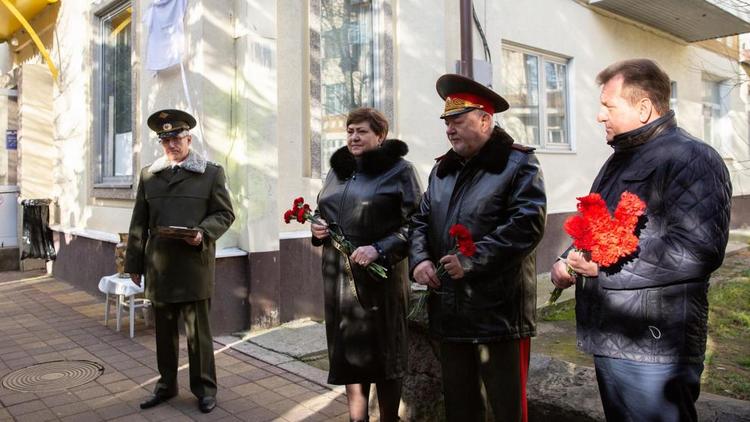 В Ставрополе установили мемориальные доски двум лётчикам-участникам Великой Отечественной войны