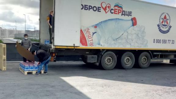 В Коммунарку доставили 20 тонн минеральной воды от Ставрополья