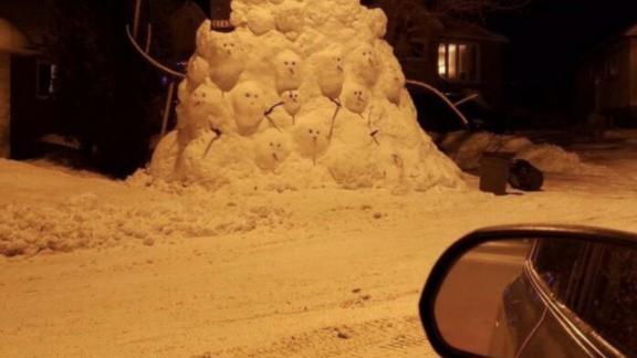 Злобные снеговики появились на улицах Ставрополя