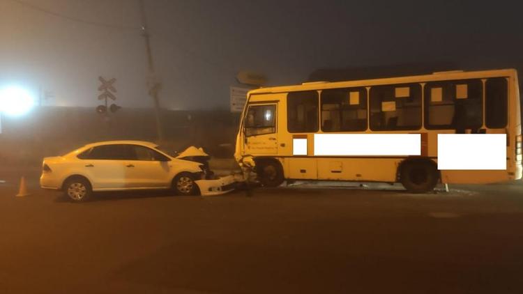 Пьяный водитель иномарки врезался в автобус в Ставрополе