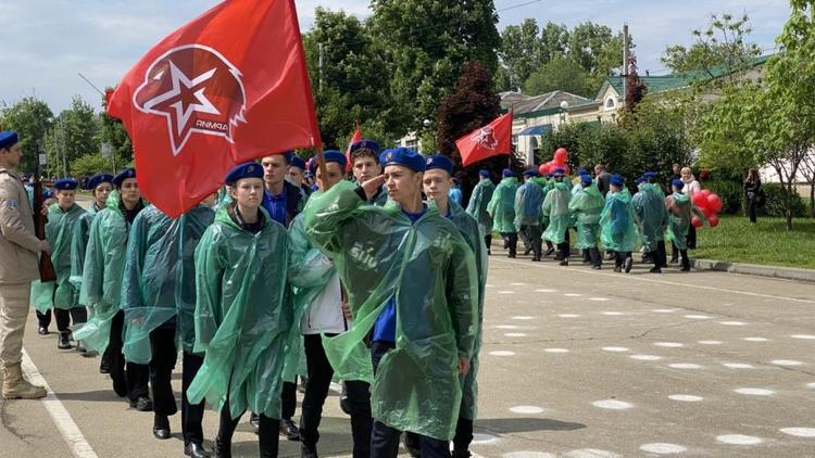 В Новоалександровске на Ставрополье прошёл парад юнармейцев