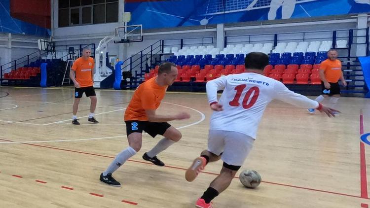 Стартовал второй этап первенства Ставрополья по мини-футболу среди ветеранов