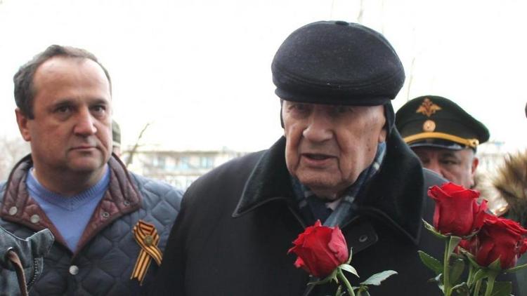 В Невинномысске провели военный парад для Героя Советского Союза Владимира Ткачёва