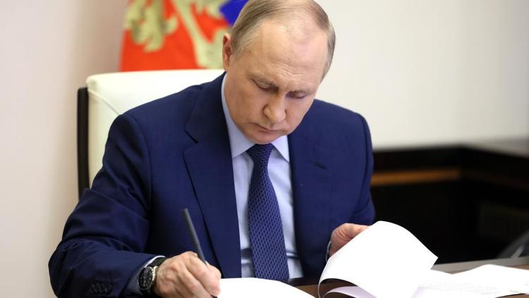 Президент Владимир Путин работает над посланием к Федеральному собранию