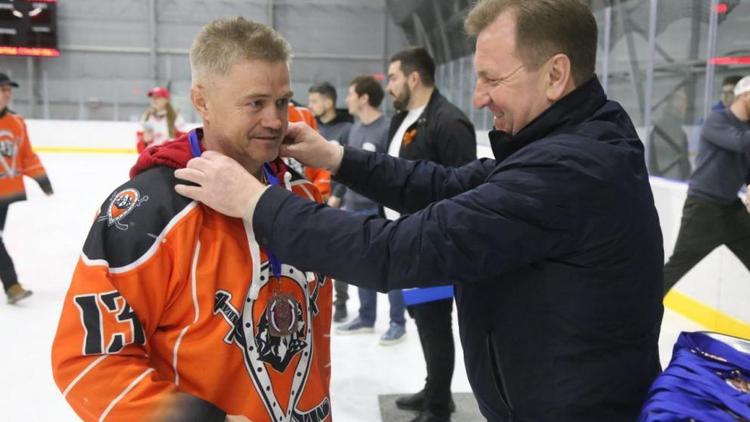 В Ставрополе прошёл турнир по хоккею с шайбой среди любителей