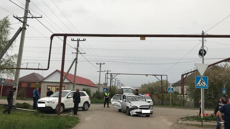 Водитель иномарки на Ставрополье не уступила дорогу и спровоцировала аварию