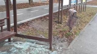 Новую остановку на улице Тухачевского в Ставрополе разбили вандалы