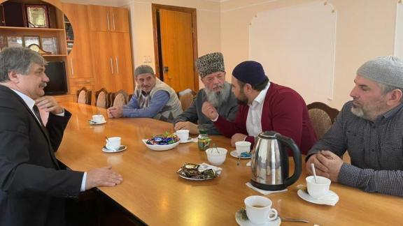 В Зеленокумске с рабочим визитом побывал муфтий Ставропольского края