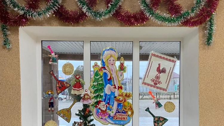 Арзгирский округ присоединился к акции «Новогодние окна»