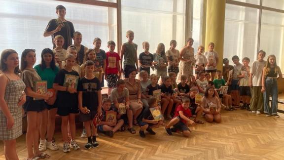 Детям из Белгорода подарили ягоды и сладости в Кисловодске
