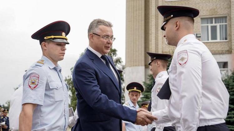 Губернатор Ставрополья поздравил выпускников университета МВД