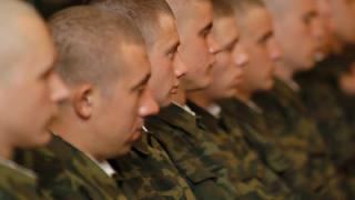 С 2014 года уклонистам от службы в армии будут ставить запись в военном билете