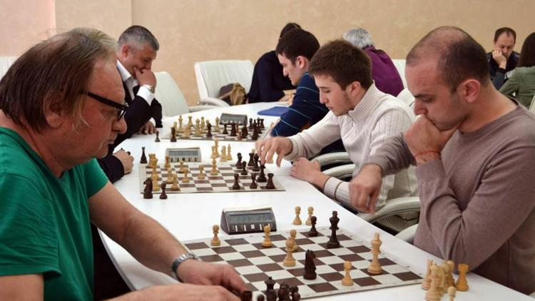 По швейцарской системе сыграли шахматисты в Ставрополе
