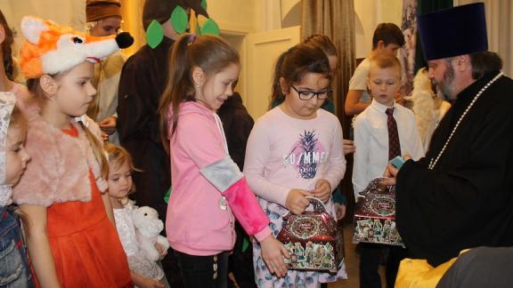 На Ставрополье продолжаются детские праздники, посвящённые Рождеству