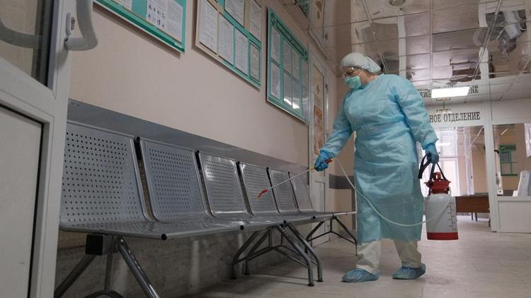 В Ставропольской краевой больнице дезинфекция ведется в режиме «нон-стоп»