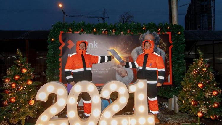 Зажигаем праздники: «Ростелеком» поддержал новогодний флешмоб в Ставрополе