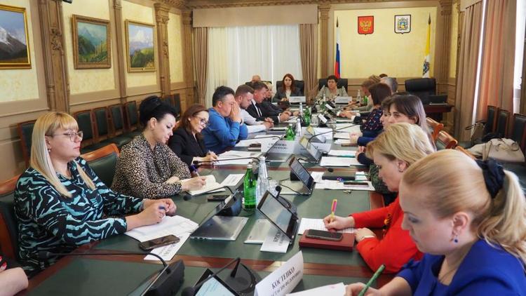 Ставропольские парламентарии обсудили исполнение бюджета Территориального фонда ОМС