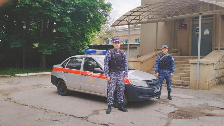 Сотрудник Росгвардии в Кисловодске оказал помощь пострадавшему в ДТП пенсионеру