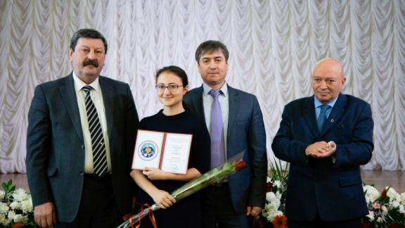Выпускница Пятигорского медико-фармацевтического института взяла приз олимпиады «Я – профессионал»