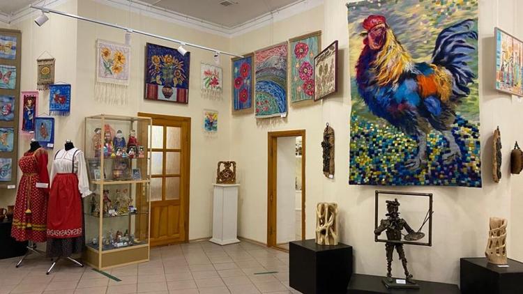 Народные умельцы Ставрополья представляют выставку в Кисловодске
